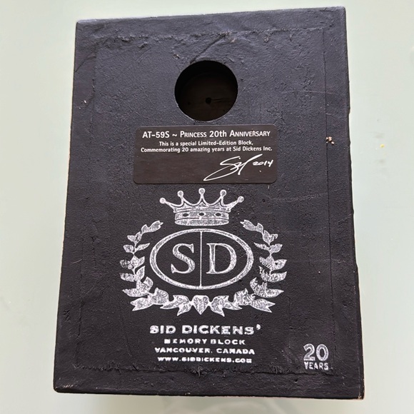 Sid Dickens Retired “Princess 20th Anniversary” - Picture 6 of 7